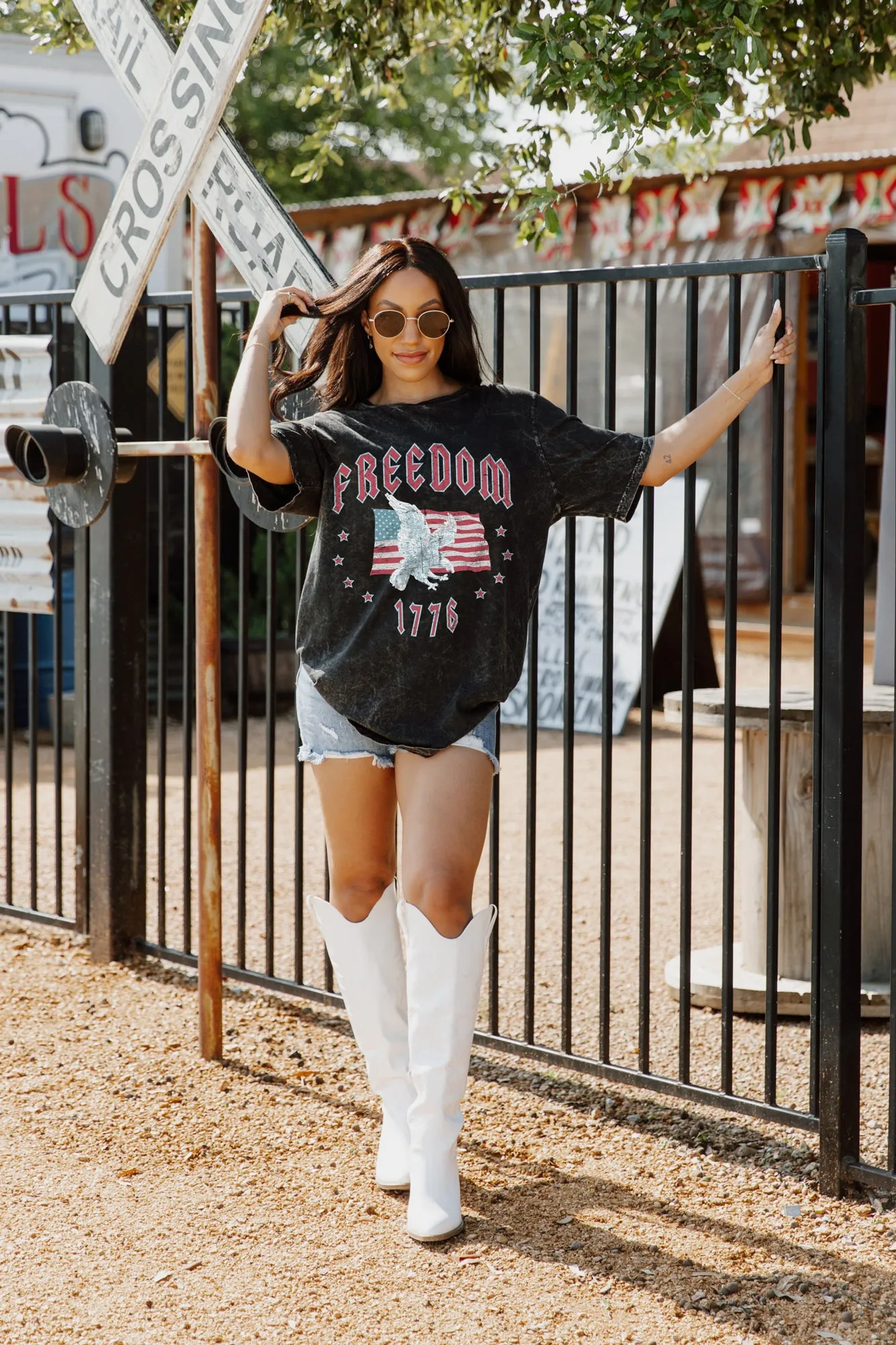 BORN FREE VINTAGE WASH BOYFRIEND TEE