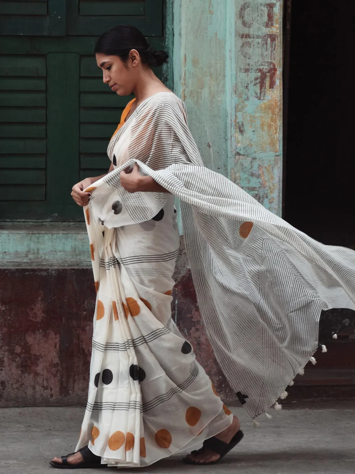 Geometry Black Orange Dot  Saree