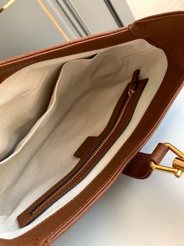 Gucci   Luxury Bags  1044