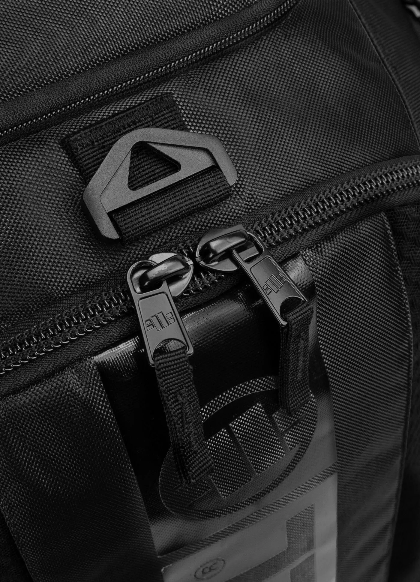Hilltop Medium - Black/Black