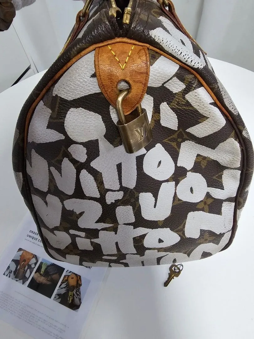 <b>LOUIS VUITTON </b> <br>Speedy 30 Graffiti