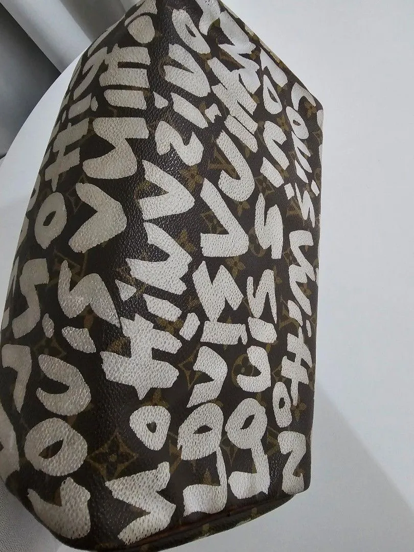 <b>LOUIS VUITTON </b> <br>Speedy 30 Graffiti