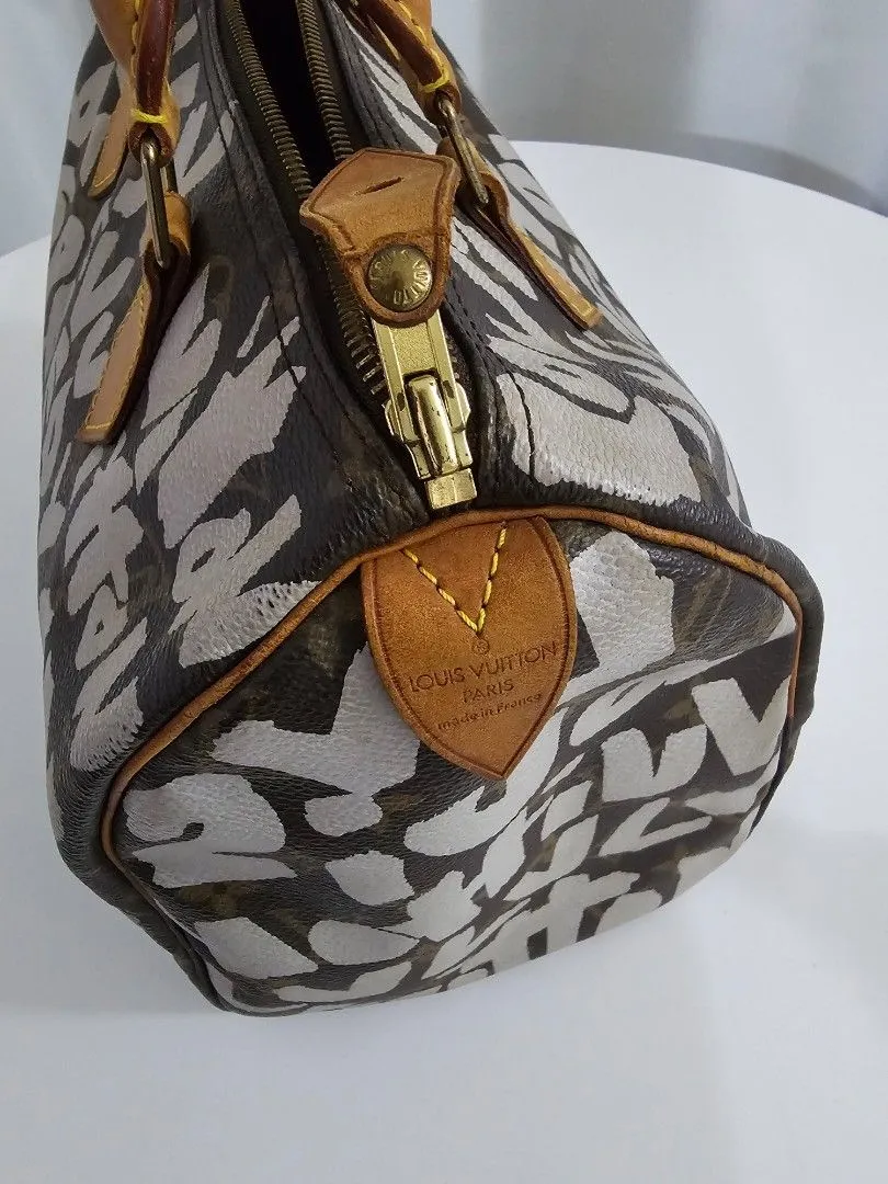 <b>LOUIS VUITTON </b> <br>Speedy 30 Graffiti