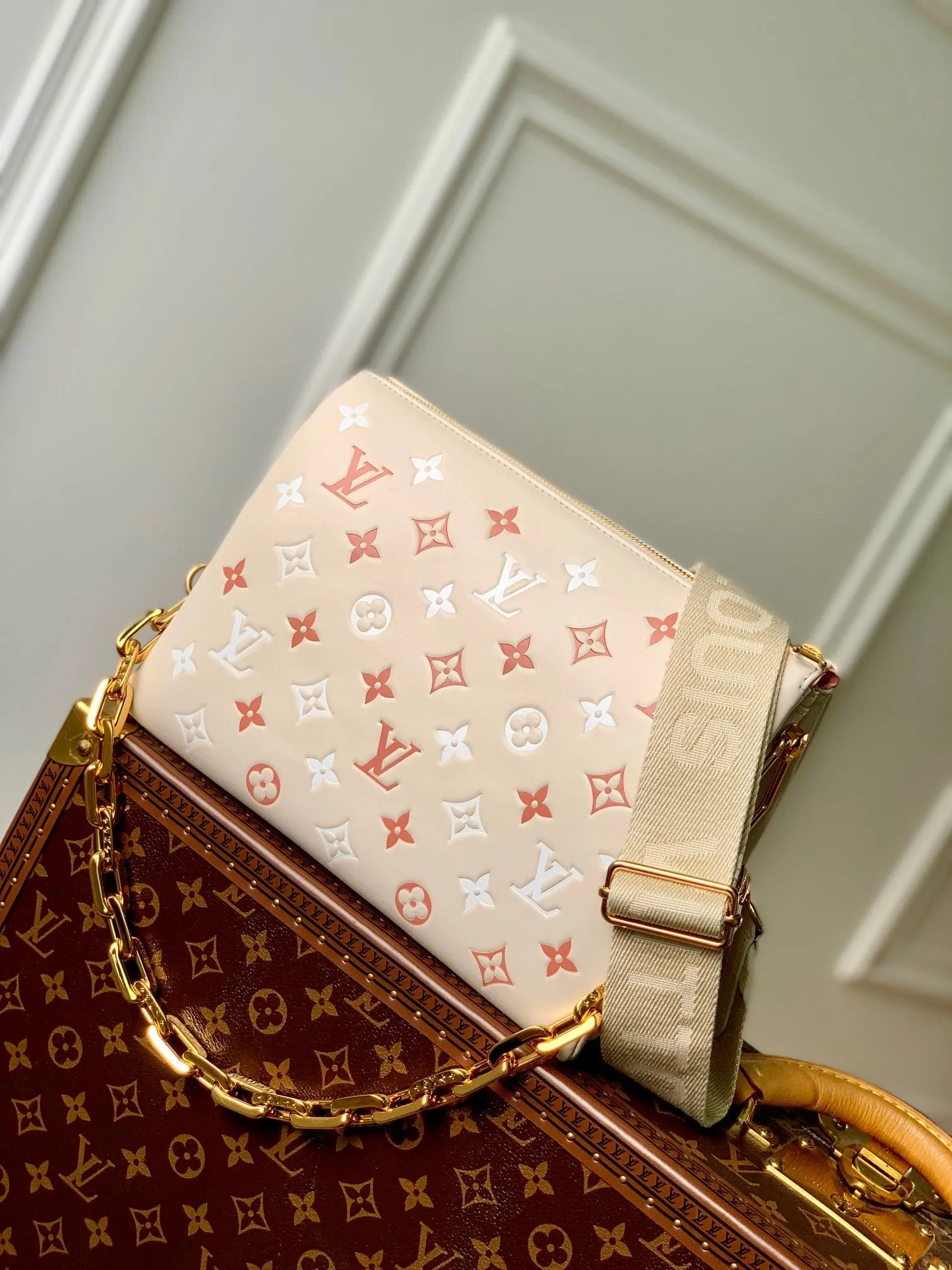 Luxury Handbags - 6840