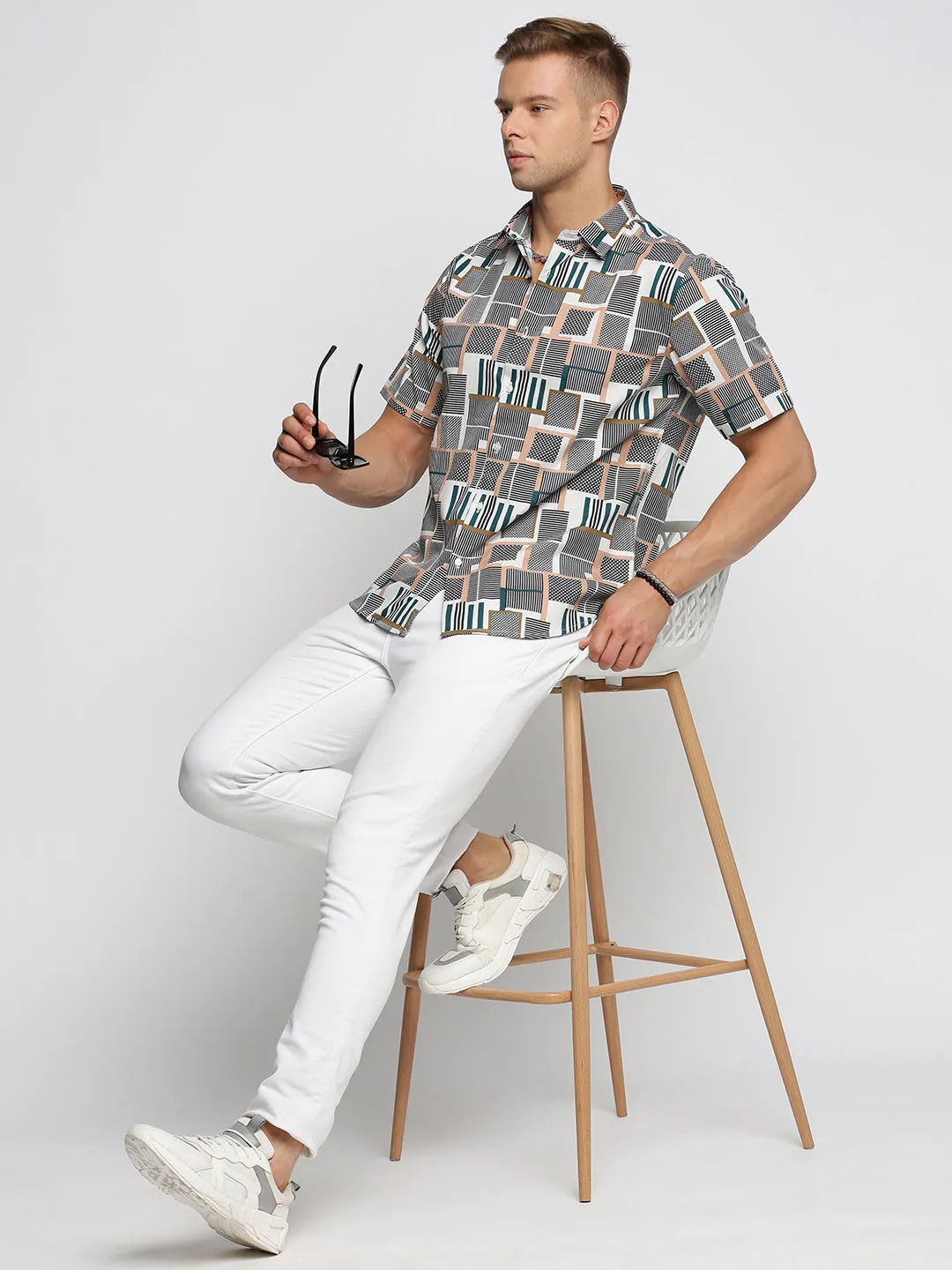 Men Grey Slim Fit Geometric Printed Spread Collar Cotton Casual Shirt