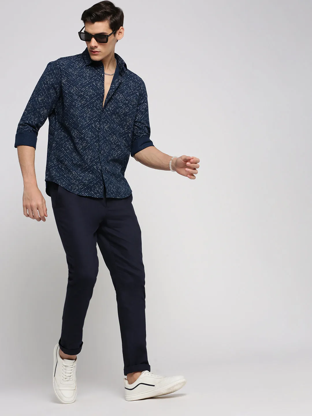 Men Navy Blue Geometric Printed Slim Fit Cotton Casual Shirt