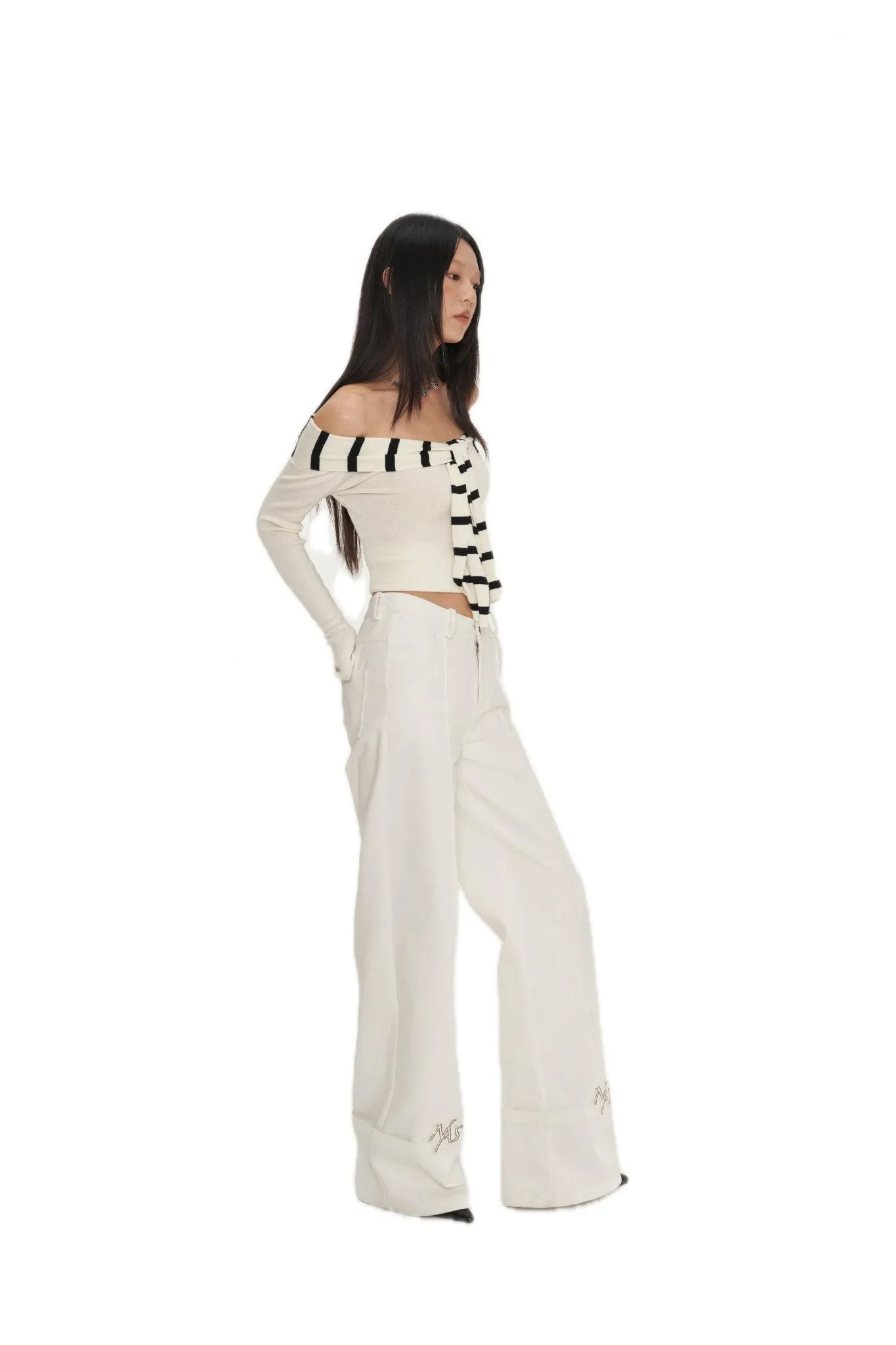 Off-Shoulder Knitwear In White